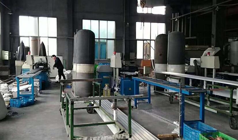 三年老客戶，起源于2片鋸片進(jìn)展到3臺全自動切鋁機(jī)的訂購
