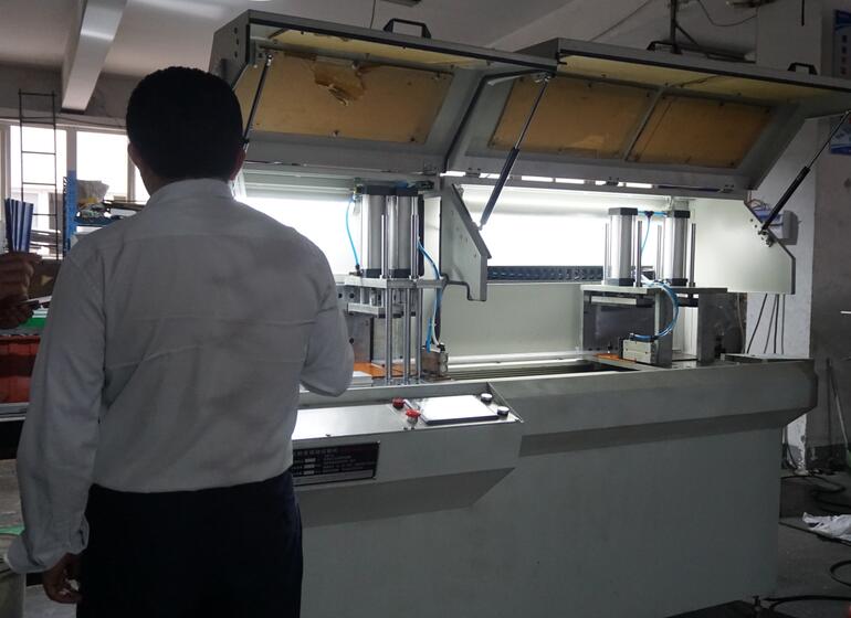 【四川】鄧氏DS-A450-3分離式切鋁機(jī)，鋸切汽車配件用異性空心、實心鋁棒